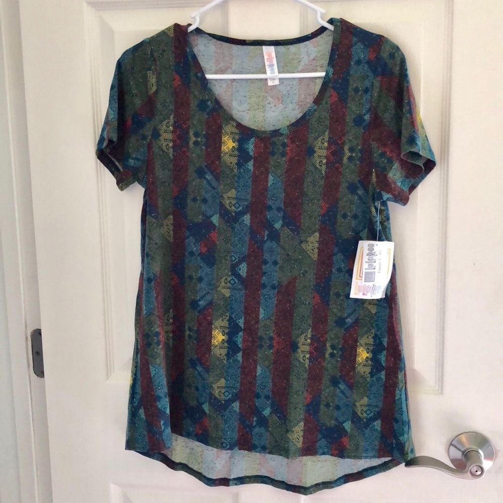 XS Lularoe classic tee